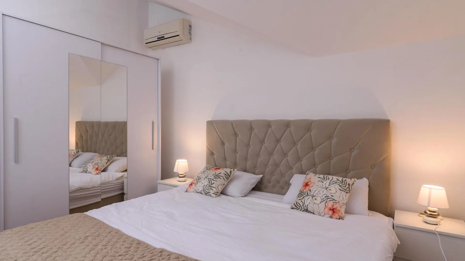 Apartment Traur