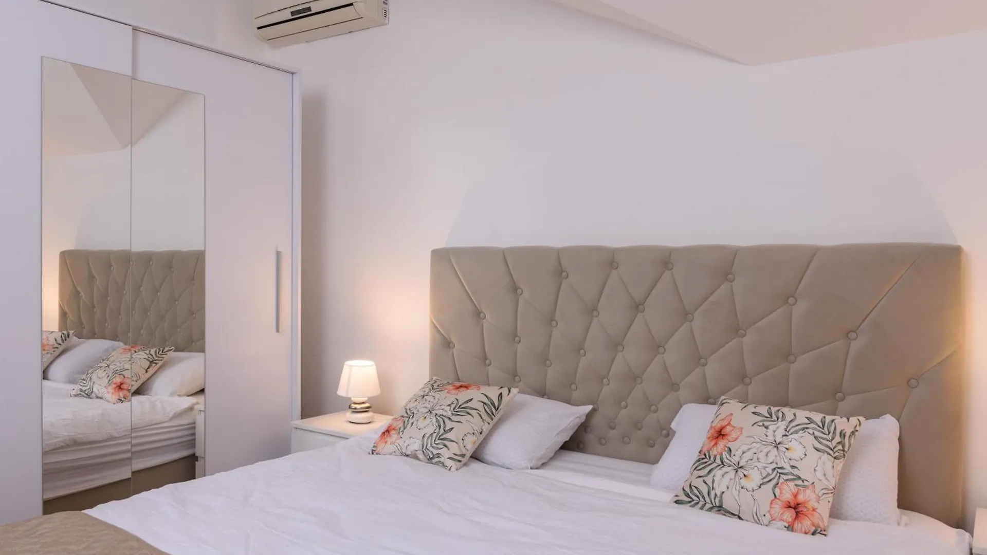 Apartment Traur